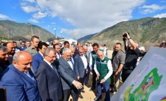 Binali Yıldırım Artvin’de Yeni Yusufeli’yi inceledi